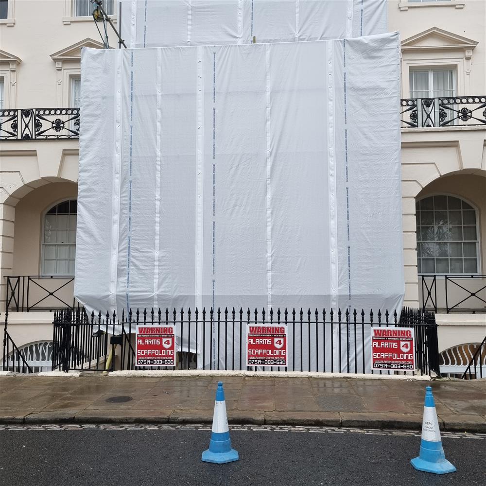 Scaffold alarm installation in Regent’s Park, Camden, london NW1  - January 2023